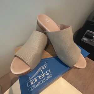 Dansko Clogs Brand New